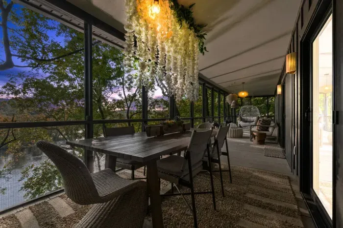 This best-reviewed Airbnb has both indoor and outdoor dining areas.