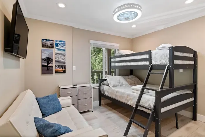 Second bedroom with bunk bed