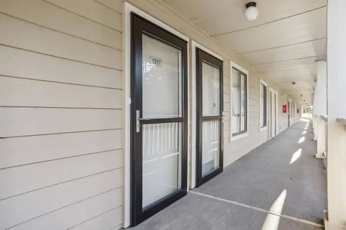 Hallway entrance to the unit.