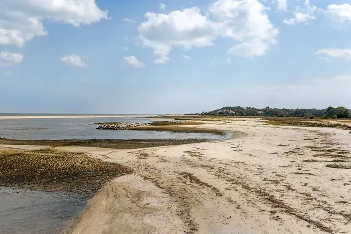 Perfect beachwalk or jogging place with fresh air