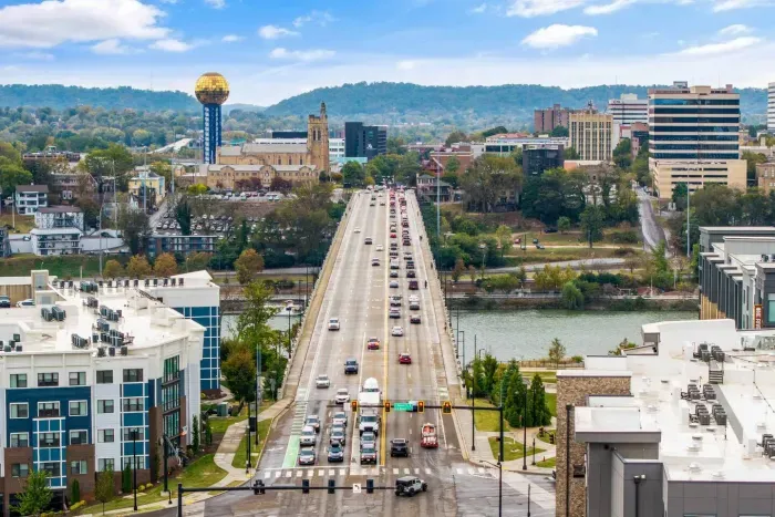 Rocky Top Rowhouse offers the close proximity you're looking for to downtown Knoxville and all the city has to offer!