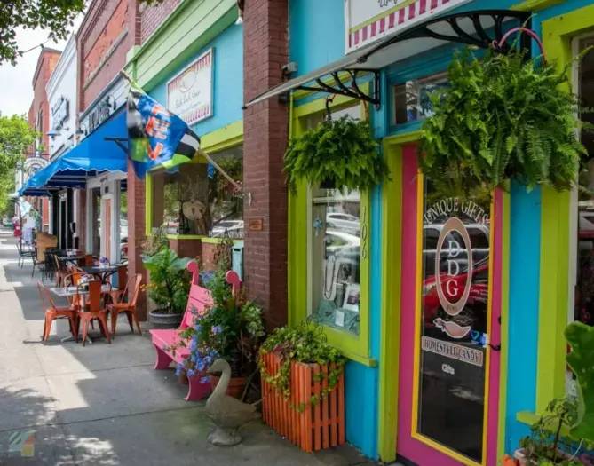 Seaside streets. Curated boutiques. Southern charm. Discover why shopping in Southport feels more like a coastal treasure hunt than a chore.