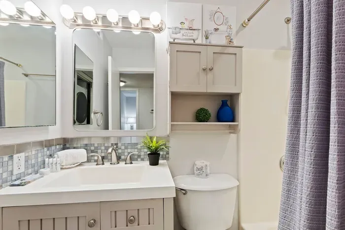 Full bathroom connected to the room