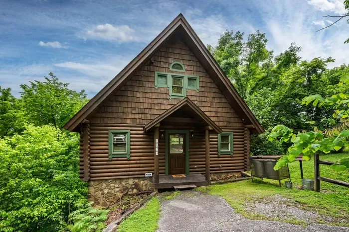 Welcome to Cabin Haiku - Your home sweet home in the smoky mountains