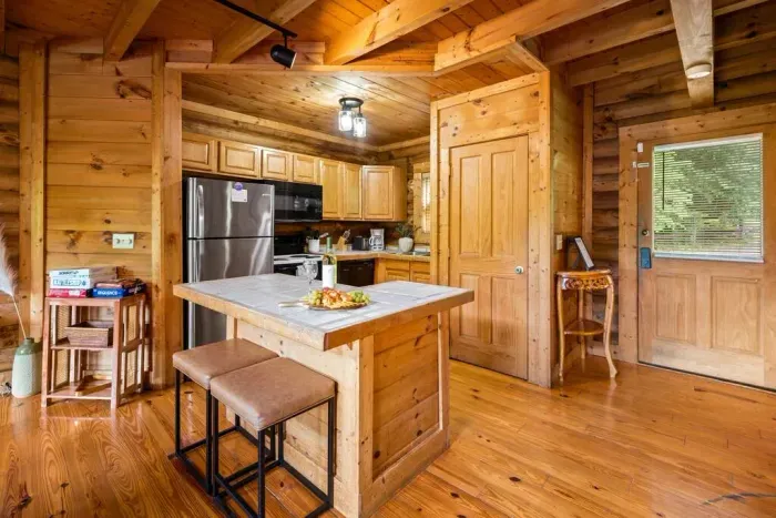 Fully equipped kitchen to making dining in even easier 