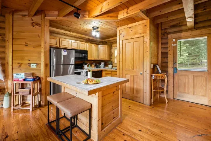 Fully equipped kitchen to making dining in even easier