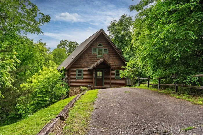 Welcome to Cabin Haiku - Your home sweet home in the smoky mountains