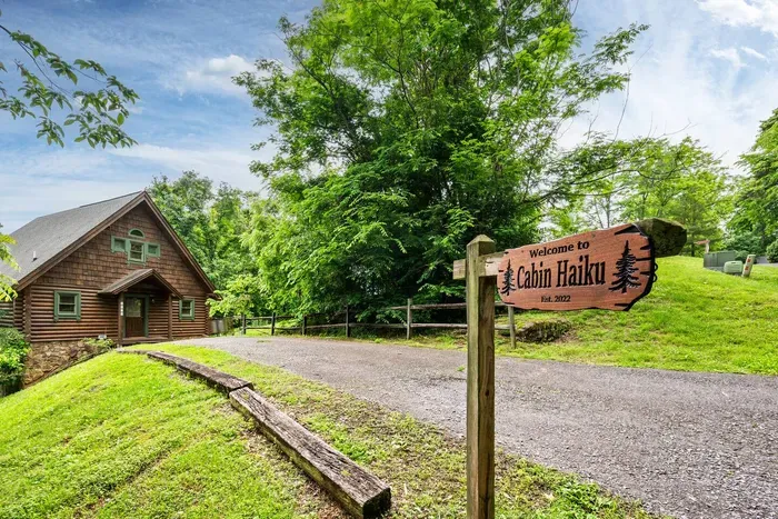 Welcome to Cabin Haiku - Your home sweet home in the smoky mountains