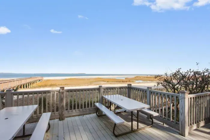 Picnic area with breeze of the sea