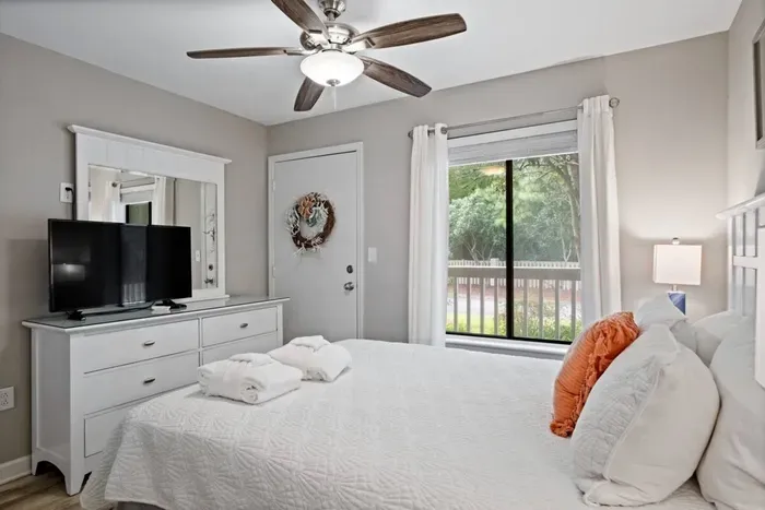 Large window to enter natural air.