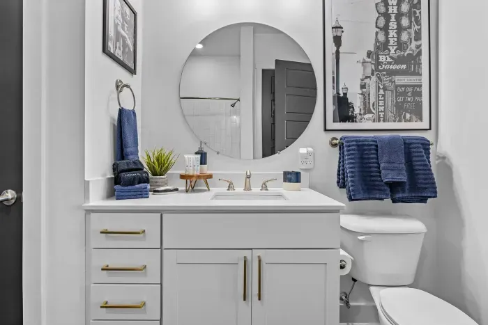 The second bathroom that connects to the Legends bedroom.
