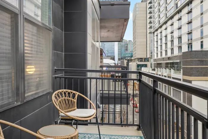 A room with a view.  Peep Bridgestone Arena and the Ryman Auditorium from your balcony.