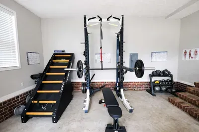 Exercise equipment and golf cart in the garage are for guest use.