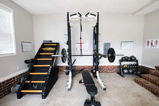 Exercise equipment and golf cart in the garage are for guest use. 