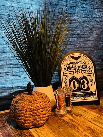 We love celebrating the seasons! For holiday stays, we thoughtfully decorate to create a warm, festive atmosphere. (Photo taken 10/24/25.) If you prefer no décor during your visit, we’re glad to honor that request.