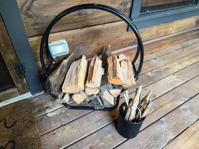 The firewood is ready to go for the outdoor Solo Fire Pit. Use 1-2 pieces of kindling to get it going. 