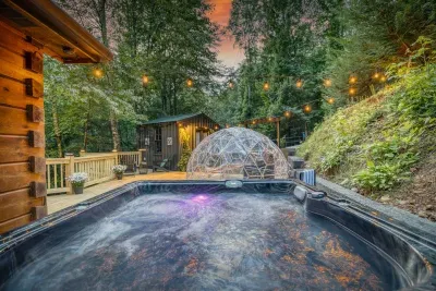 Sit in the private hot tub listening to the creek and birds. You feel like you are up in the trees secluded away from the business of everything. 