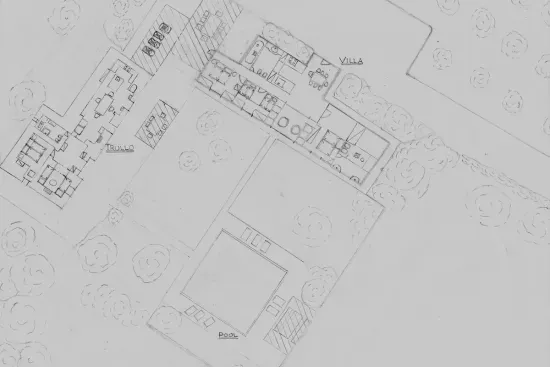 Il piano della proprietà con le due case, giardino e zona piscina. C'è più terreno intorno di quanto si vede in questo disegno.