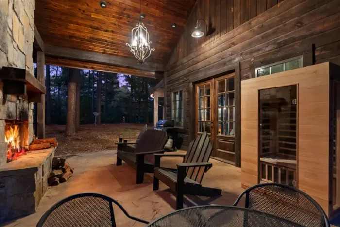 Jacuzzi Cabin - Fireplace -Pets - Sauna - image 4 of 58