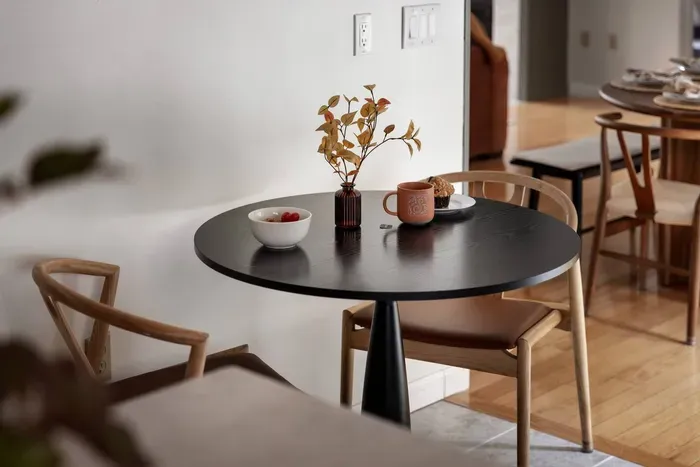 Start your morning slowly — a cozy corner perfect for coffee, quiet conversation, or planning the day’s mountain adventures.