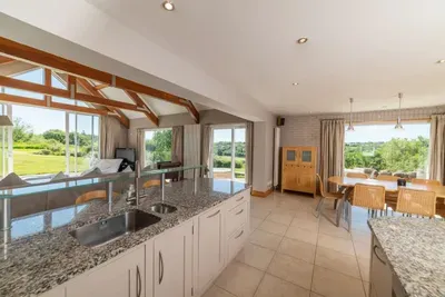 Stunning North Coast Villa, River View Hot Tub 20+ - image 95 of 261