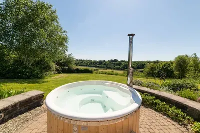 Stunning North Coast Villa, River View Hot Tub 20+ - image 164 of 261