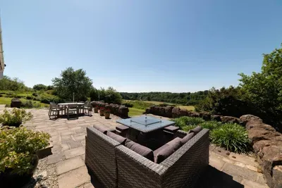 Stunning North Coast Villa, River View Hot Tub 20+ - image 64 of 261