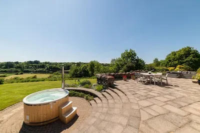 Stunning North Coast Villa, River View Hot Tub 20+ - image 106 of 261