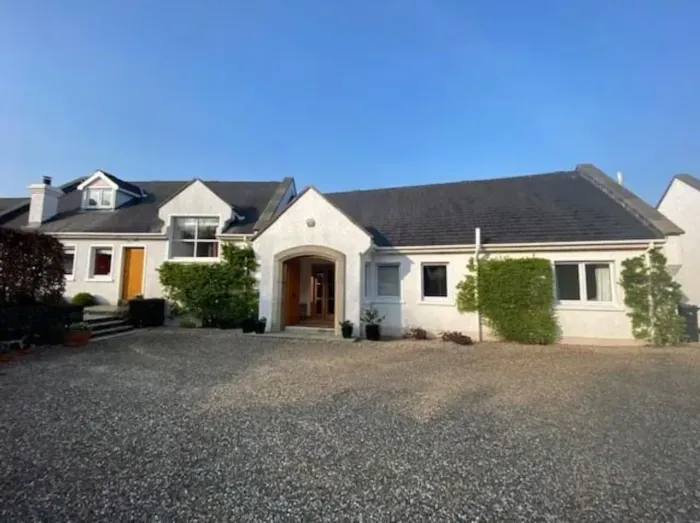 Stunning North Coast Villa, River View Hot Tub 20+ - image 2 of 261