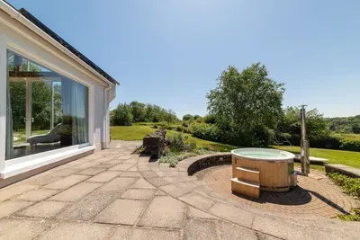 Stunning North Coast Villa, River View Hot Tub 20+ - image 65 of 261