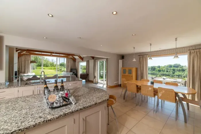 Stunning North Coast Villa, River View Hot Tub 20+ - image 6 of 261