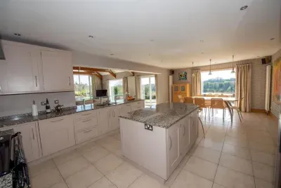 Stunning North Coast Villa, River View Hot Tub 20+ - image 114 of 261
