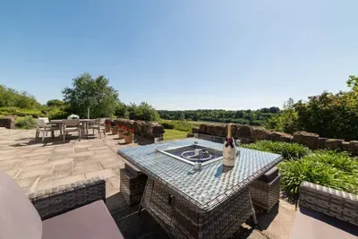 Stunning North Coast Villa, River View Hot Tub 20+ - image 41 of 261