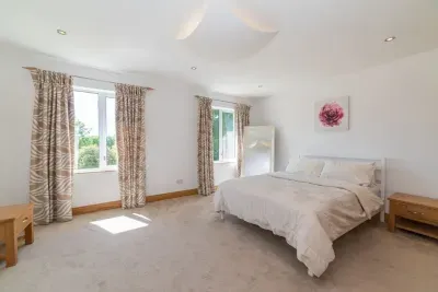 Stunning North Coast Villa, River View Hot Tub 20+ - image 139 of 261