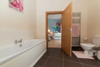 Selshan Lodge - Perfect Villa Escape With Lake View & Hot Tub 20+ - image 150 of 162