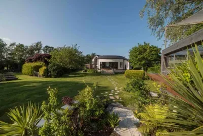 Selshan Lodge - Perfect Villa Escape With Lake View & Hot Tub 20+ - image 13 of 162