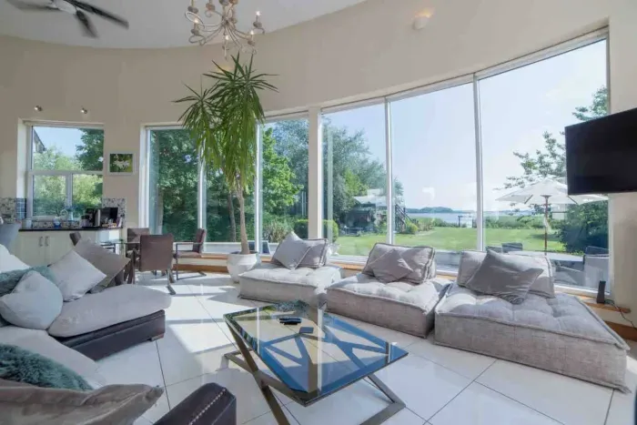 Selshan Lodge - Perfect Villa Escape With Lake View & Hot Tub 20+ - image 1 of 162