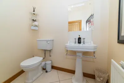Selshan Lodge - Perfect Villa Escape With Lake View & Hot Tub 20+ - image 160 of 162