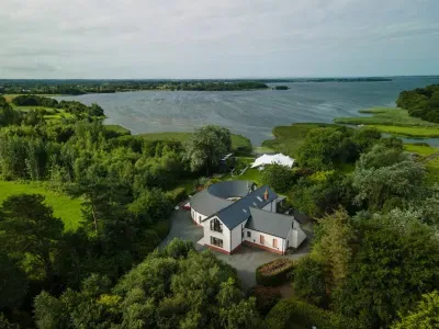Selshan Lodge - Perfect Villa Escape With Lake View & Hot Tub 20+ - image 10 of 162