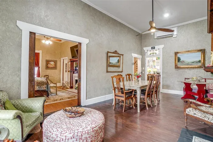 Spacious dining table in the common area, ideal for family meals or group gatherings