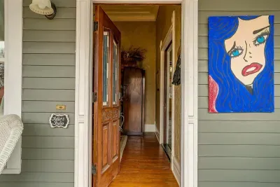 Private entrance to Keller’s Studio ensures easy access and exclusivity