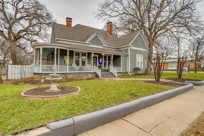 Front yard with a water fountain and a welcoming ambiance, perfect for relaxing