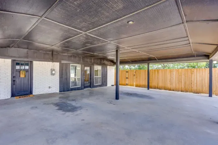 Park under the carport and walk straight in through this door. Your smart lock code arrives the day you check in.