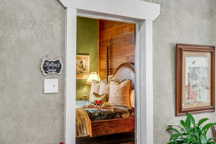 Welcoming entrance to Keaton’s Lodge, featuring unique signage and thoughtful details for an unforgettable stay