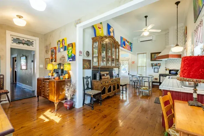 The kitchen in the common area features bright, cheerful decor and a fully stocked setup, including everything you need to cook up a delicious meal. Enjoy the relaxed ambiance as you prepare a snack or a full meal with your fellow guests.