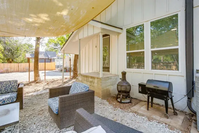 Cook up your favorites with the premium Traeger pellet grill in a cozy outdoor space. Ideal for BBQ nights after exploring Stephenville.