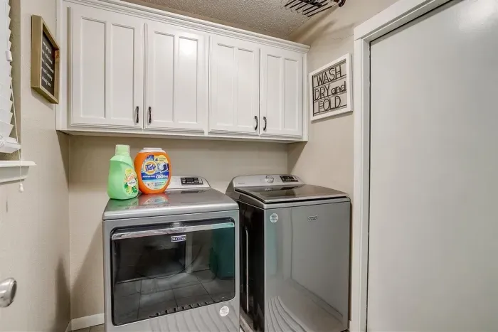 Functional and well-designed kitchen with everything you need to prepare meals, including a dishwasher for hassle-free cleanup