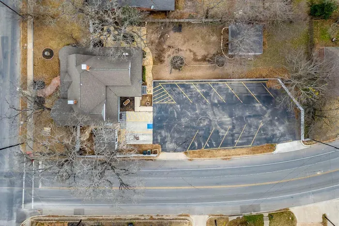 Conveniently located parking lot provides easy access for guests staying at the Gallery House