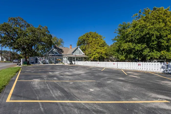 The property features a convenient parking lot, providing guests with easy access and ample space for their vehicles. It’s designed for simplicity and security, ensuring your car is parked with ease during your stay.