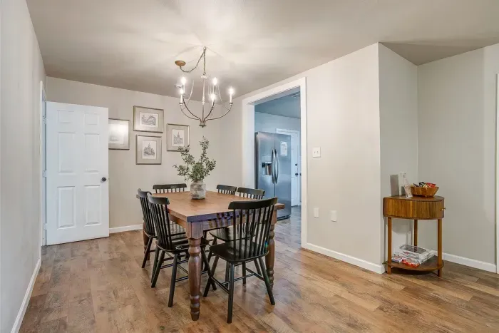 Dining table with seating for 6, perfect for group meals or game nights